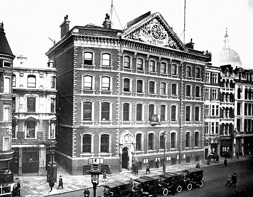 Black and white photo of the exterior of Printing House Square, 1928