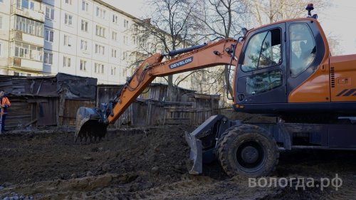 На двенадцати объектах города Вологды началось благоустройство дворов по федеральной программе
